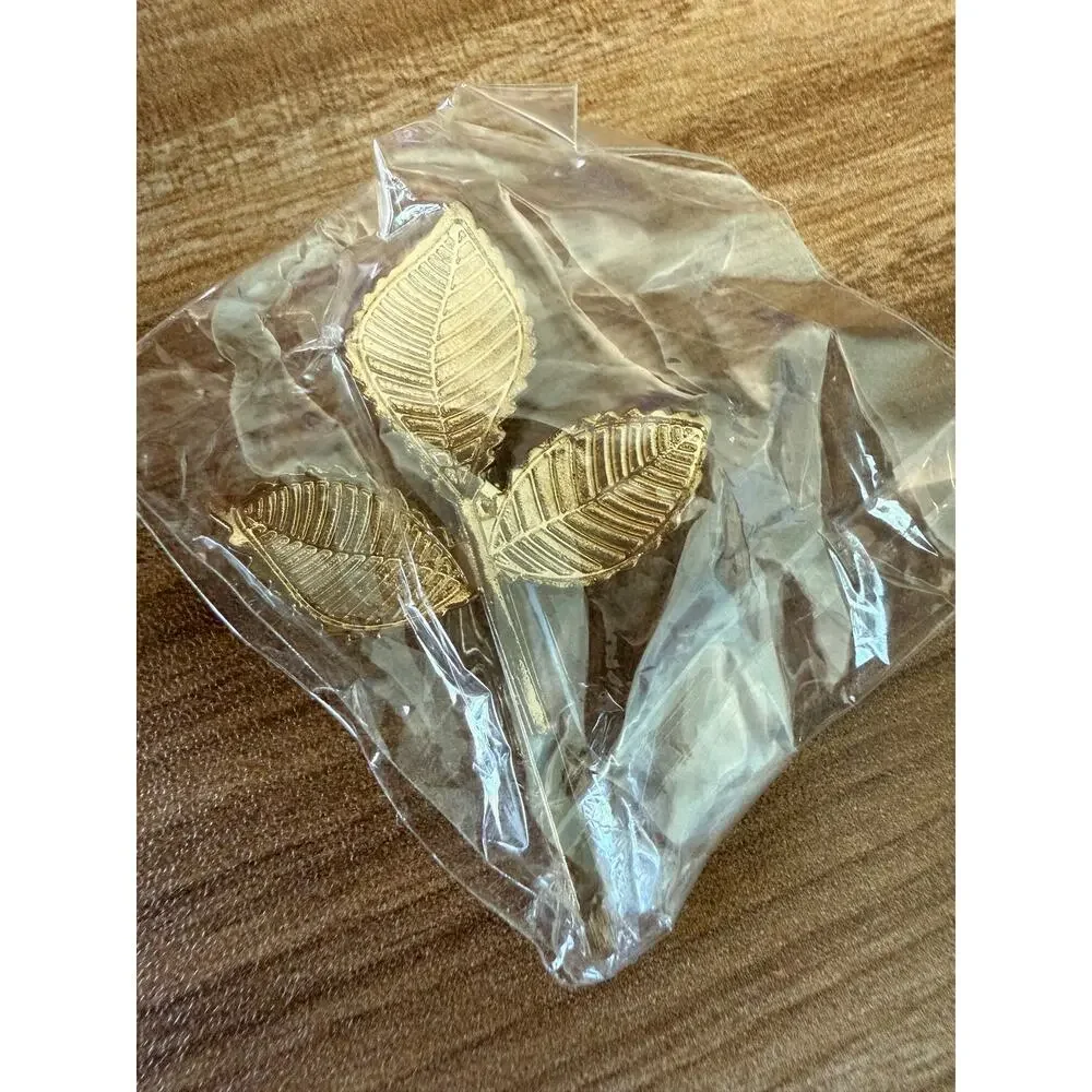 NIP Gold Leaf Bobby Pin Bundle (7)